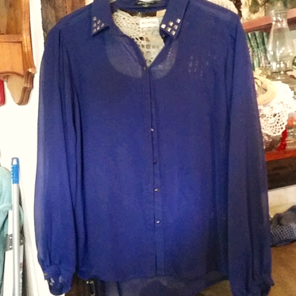 1X De'Rotchild blue collared back out l/s Top